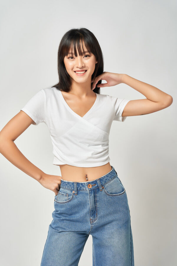 COUPLETX｜Tee Nữ Croptop Đắp Tà