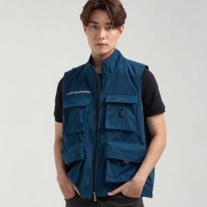 COUPLETX｜Jacket Dù Nam Ghilet Túi Hộp In Typo