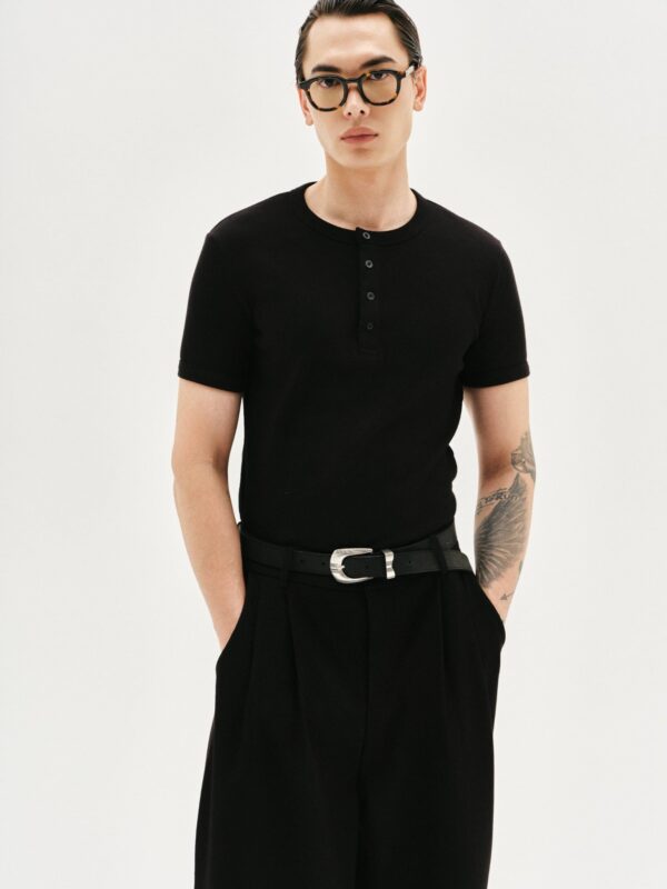 MAVERIK STUDIO｜MAVERIK® BUTTON RIB SLIM FIT T-SHIRT ( BLACK )