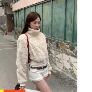 TWENTI 柔軟毛絨短版外套