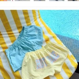 TWENTI HOT BAE 夏季超短傘狀印花短褲