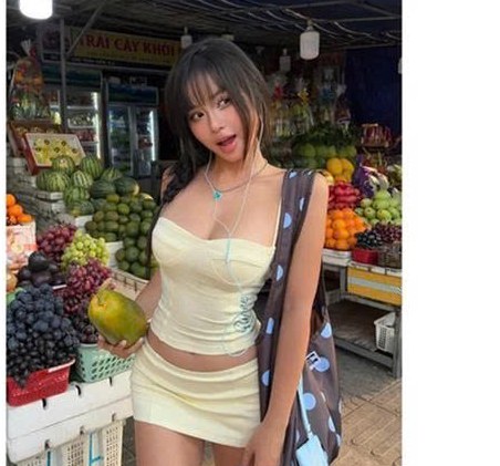 TWENTI Renee 燙鑽馬甲上衣